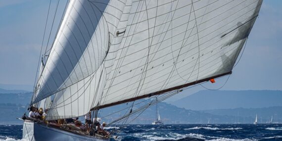 Honeymoon Cruise Guide: What are the Important Things to Consider When Booking a Cruise?